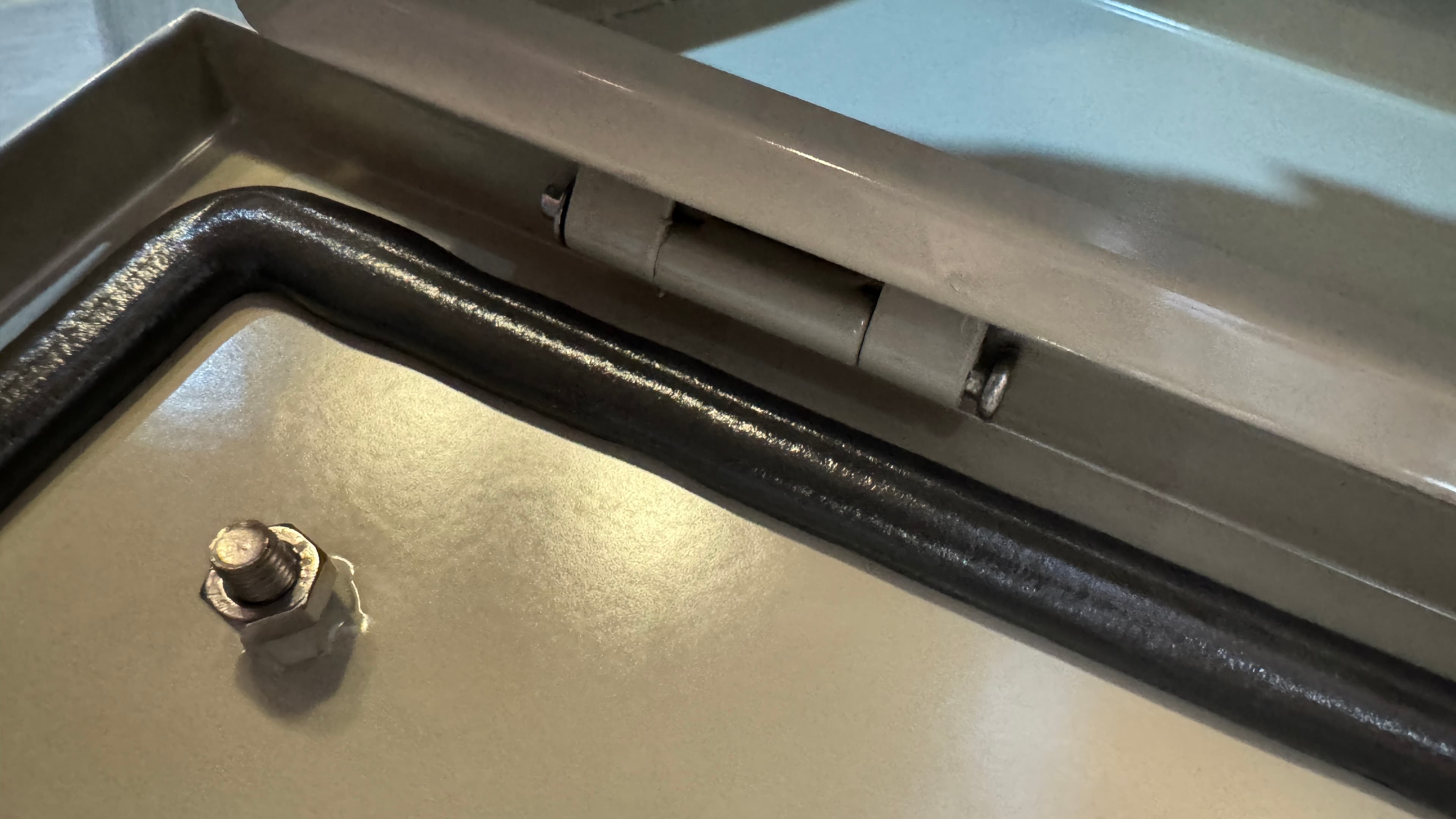 Interior view of the busbar chamber.